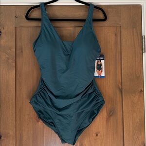 Lands' End Ruched Waist One Pc Swimsuit Womens L Green Modest support padded bra